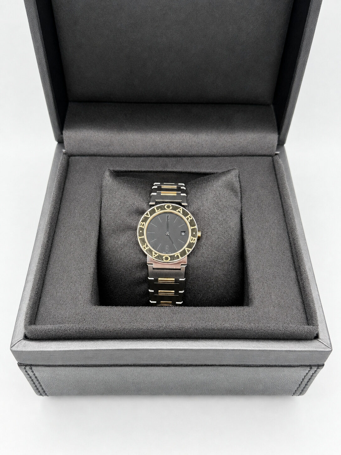 Bvlgari Bvlgari BB26 — 26 mm, Two-Tone, reference BP2656, Pre-Owned — front view, for sale from a private Orange County watch dealer